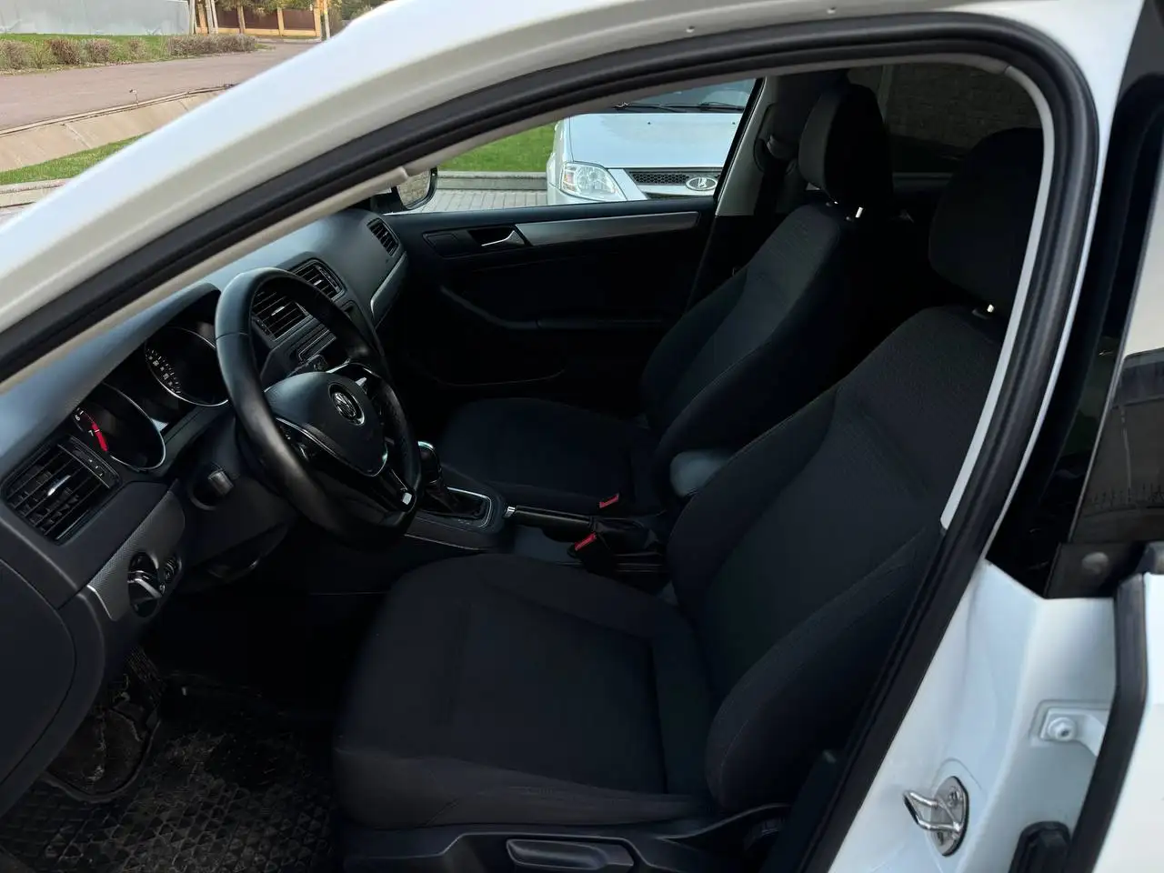 VW Jetta 2016, автомат, 84.000 км - Легковые автомобили (Авто) в Набережные Челны