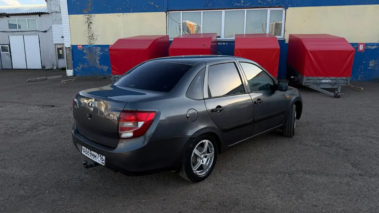 Lada Granta 2015 седан, 1.6 AT - Легковые автомобили (Авто) в Набережные Челны