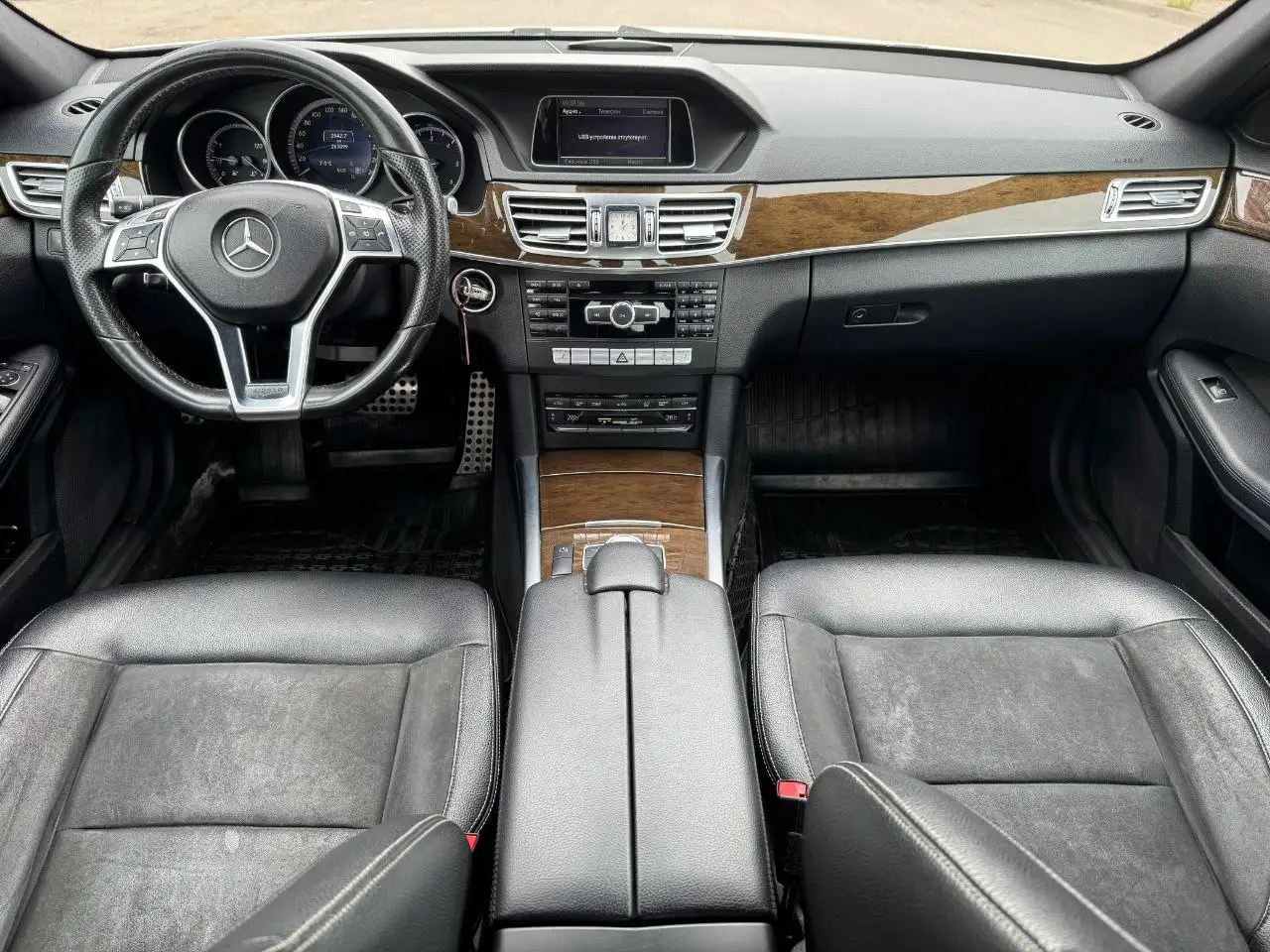Mercedes E-Klasse 2015 2.2 Diesel 4x4 - Легковые автомобили (Авто) в Москва