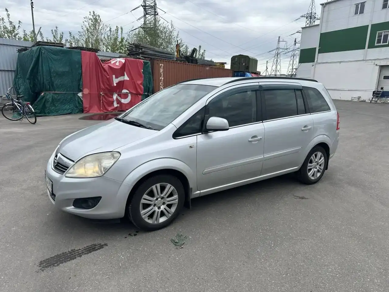Opel Zafira 1.8 MT 140 л.с. - Авто в Москва