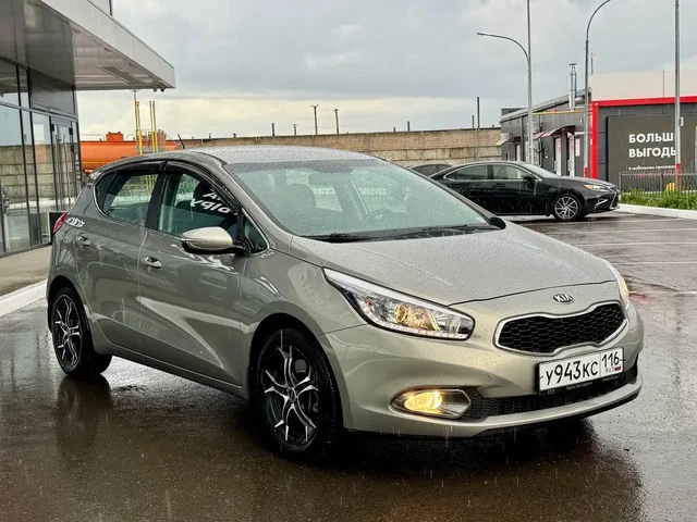 KIA CEED 2014 - Грузовая техника в Набережные Челны