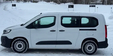 Продажа Opel Combo 2024 - BMW X7 в Москва