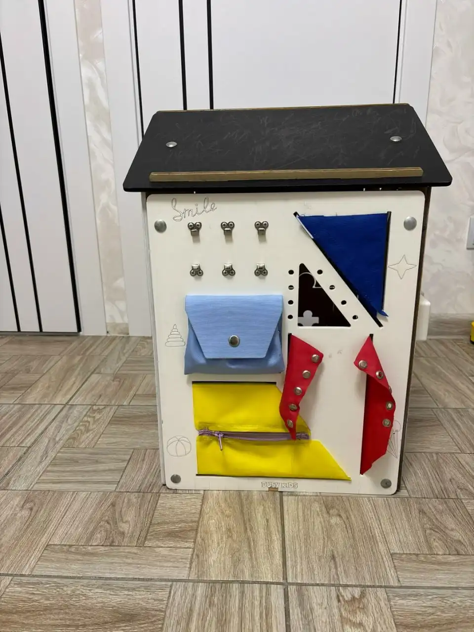 Развивающий домик-бизиборд с цифрами и фигурами - Детские товары (Барахолка) в Ижевск