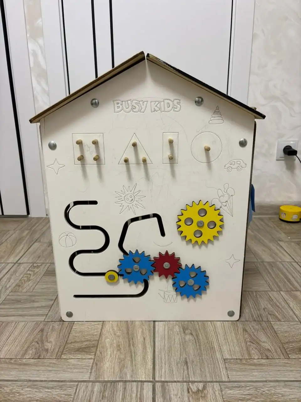Развивающий домик-бизиборд с цифрами и фигурами - Детские товары (Барахолка) в Ижевск