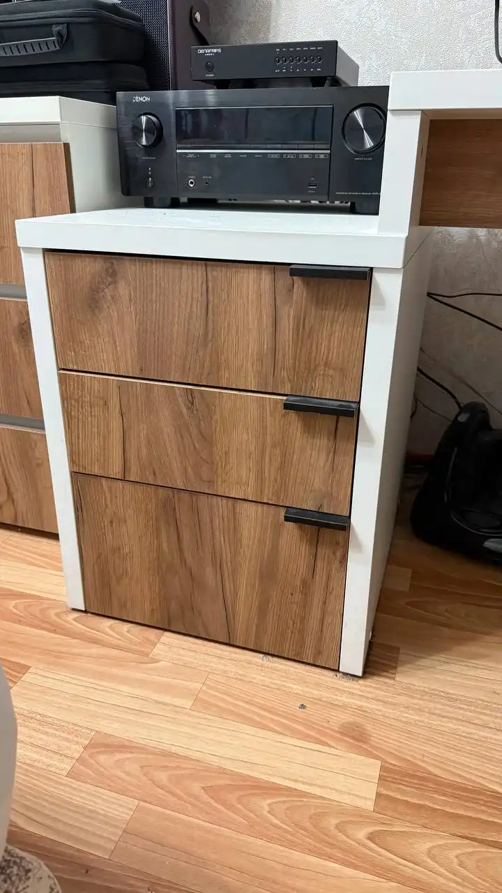 Продается компьютерный стол с ящиками