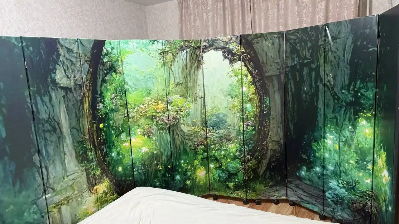 Продается новая двусторонняя ширма на колесиках