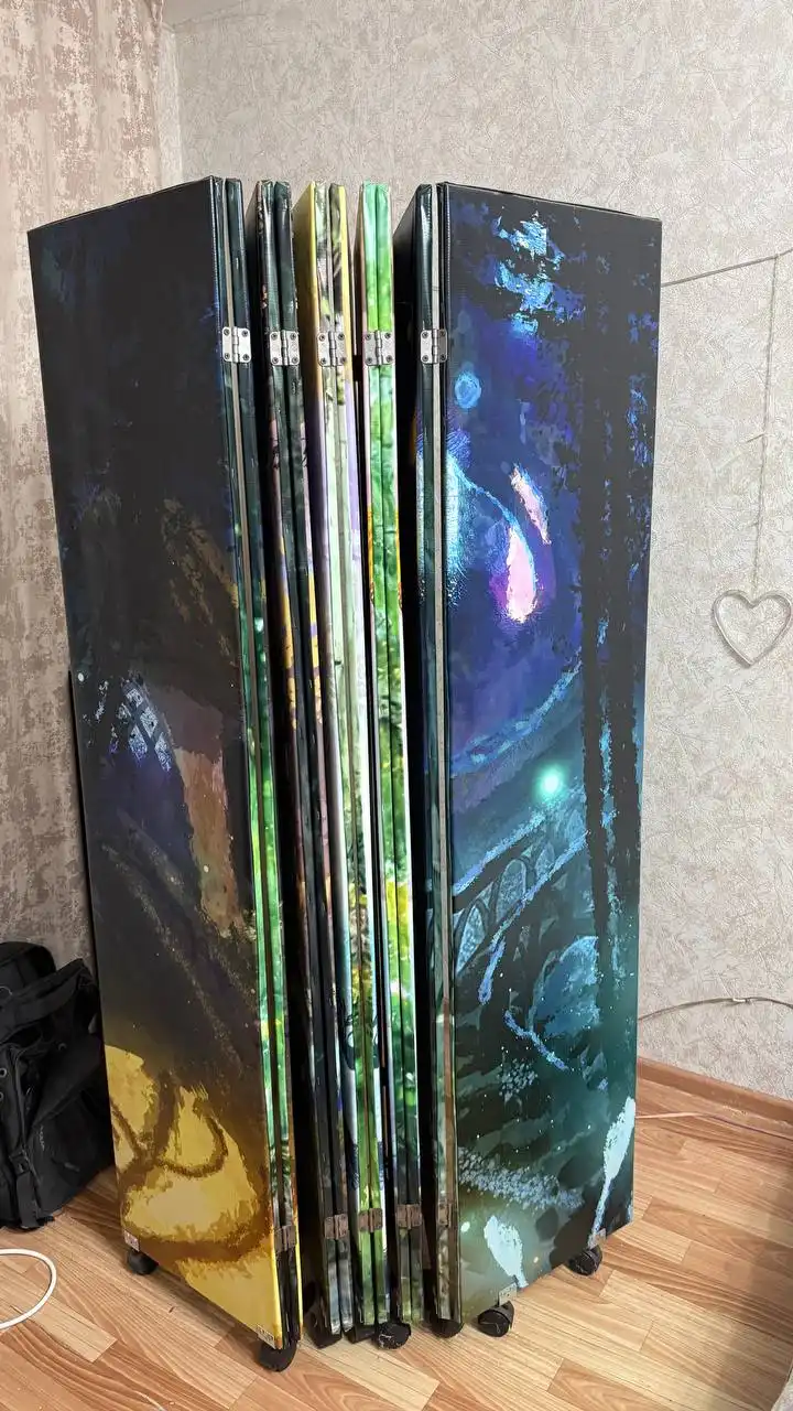 Продается новая двусторонняя ширма на колесиках