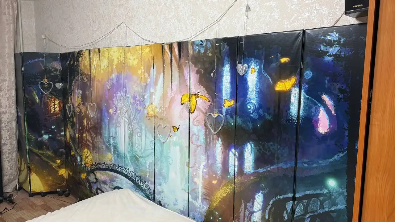 Продается новая двусторонняя ширма на колесиках