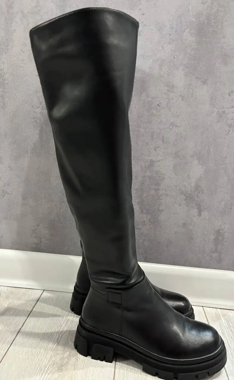 Продам зимнюю обувь