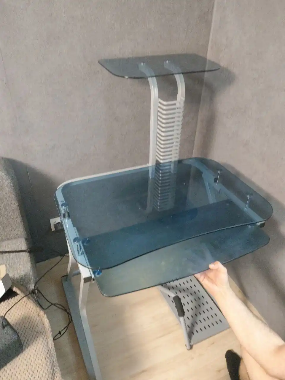 Продам компьютерный стол