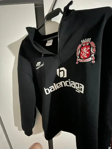 Кофта Balenciaga Soccer размер M - частное объявление в Ижевск