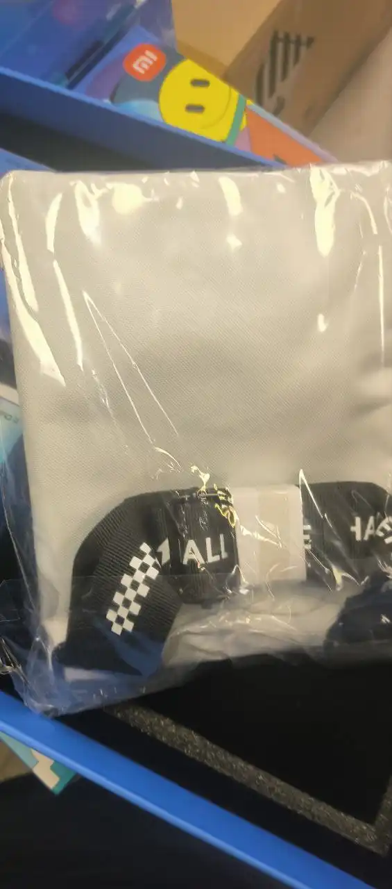 Подарочная коробка, игрушка, сумочка запечатано