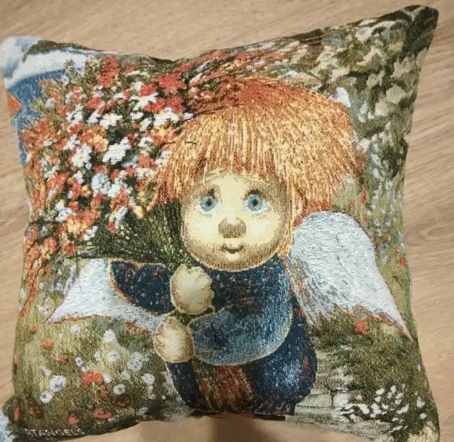 Декоративные подушки разных размеров