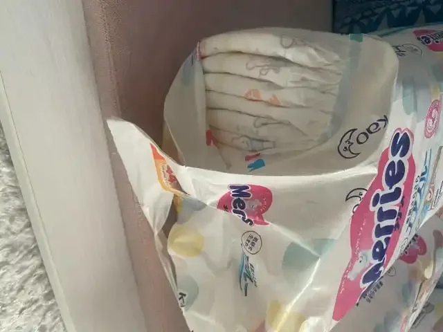 Продам подгузники Merries - Товары для детей в Ижевск