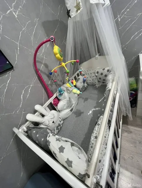 Детские товары: держатель для балдахина, балдахин и простыни - частное объявление в Неизвестно