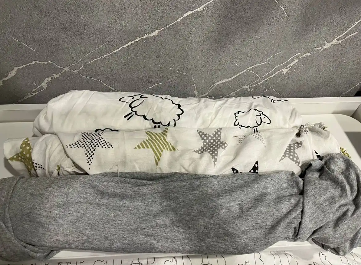 Детские товары: держатель для балдахина, балдахин и простыни - Детский текстиль (Товары для детей) в Неизвестно