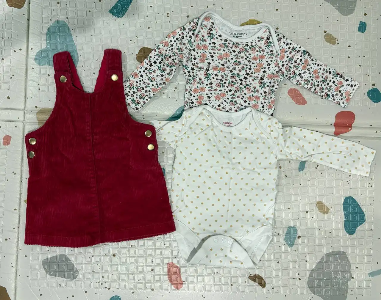 Платья и боди для малышек - Детская одежда (Товары для детей) в Неизвестно