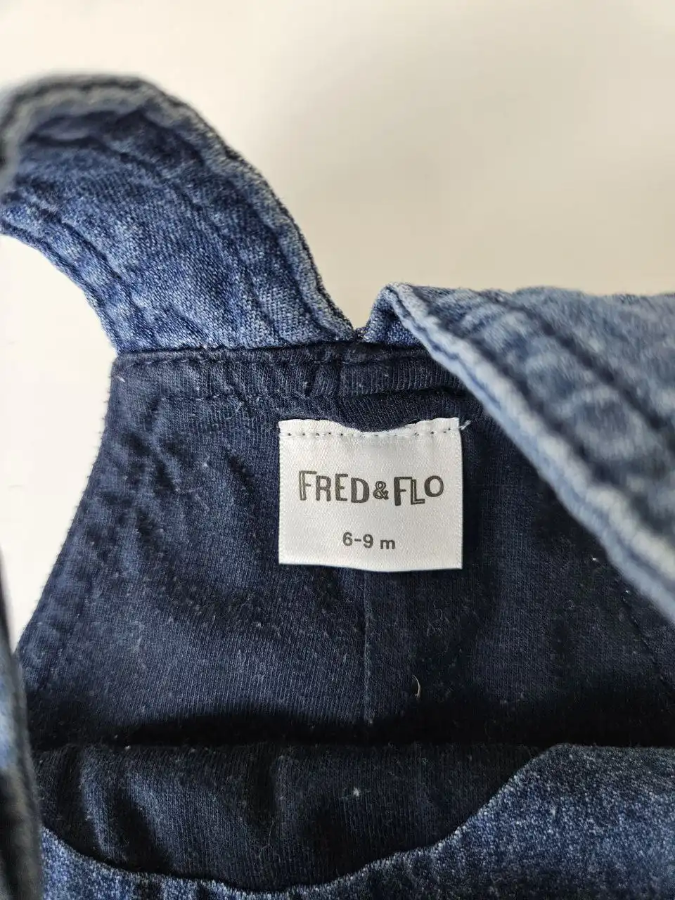 Джинсовый полукомбинезон детский