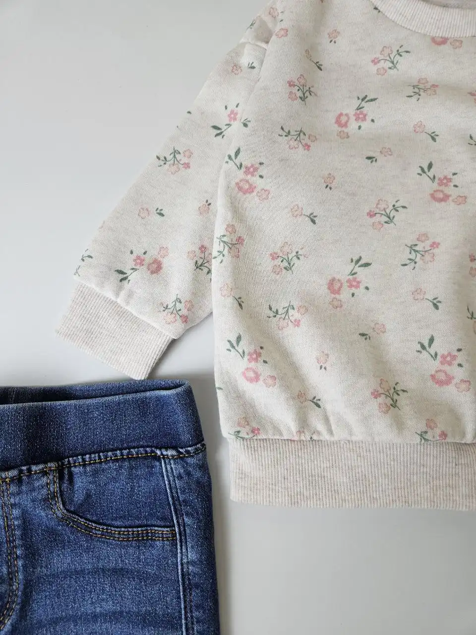 Свитшот и джинсы детские