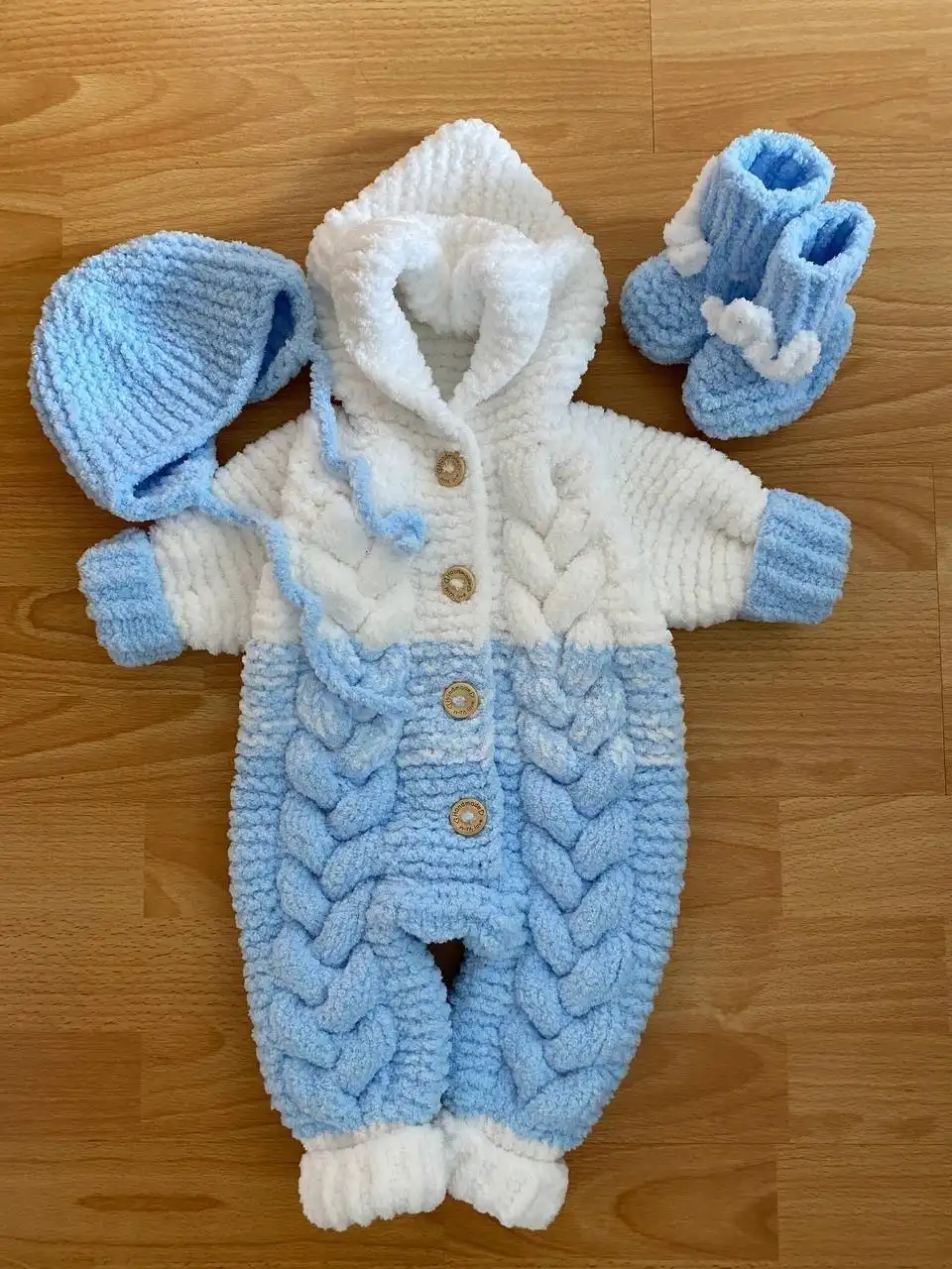 Плюшевый комплект для малыша ручной работы - Одежда для новорожденных (Товары для детей) в Неизвестно