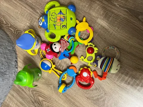 Детские игрушки и поильники - Товары для детей в Неизвестно