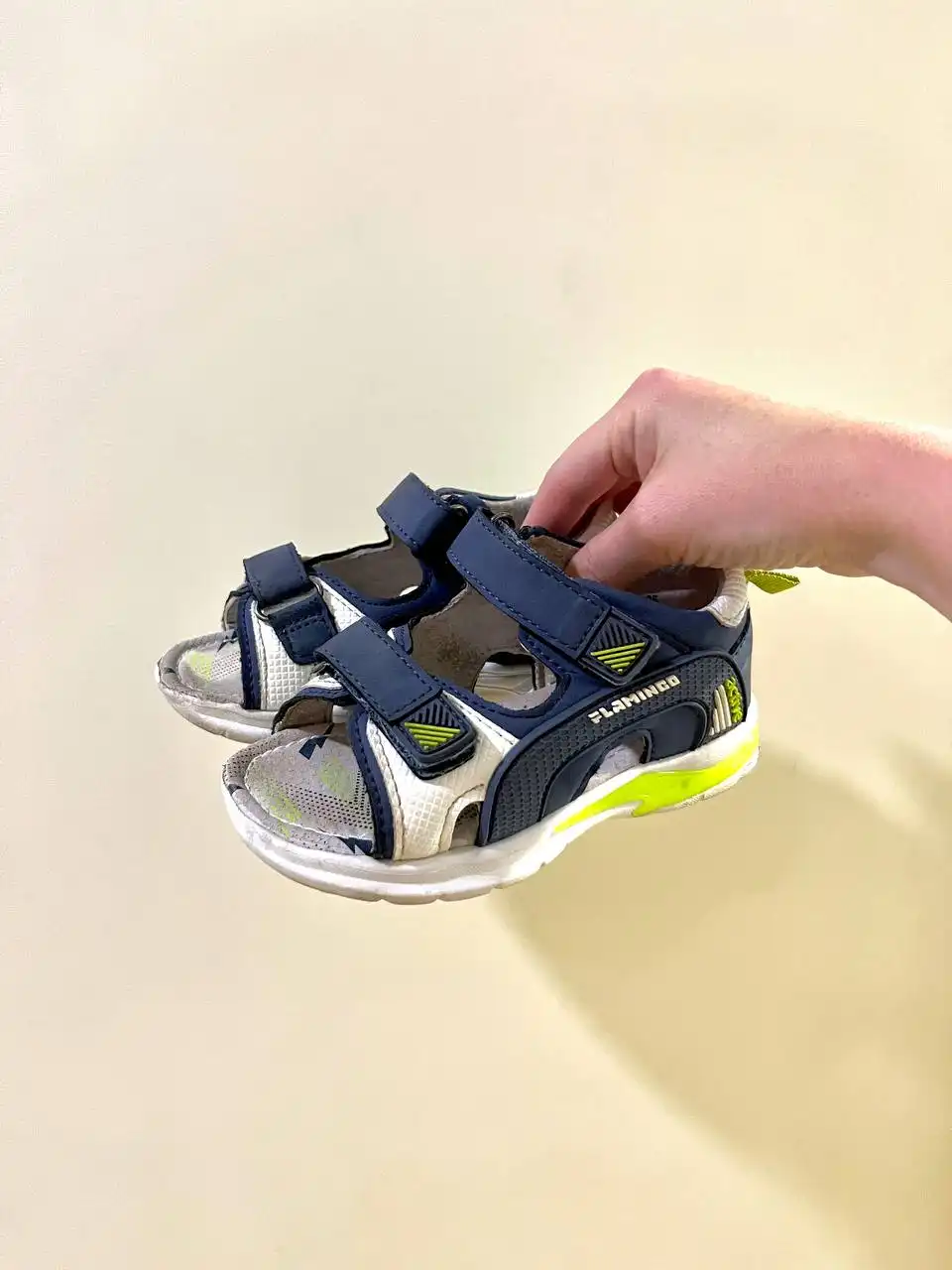 Светящиеся сандали 25 размер - Обувь детская (Товары для детей) в Неизвестно