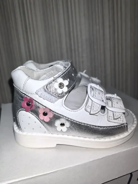 Сандали для первых шагов - Товары для детей в Неизвестно