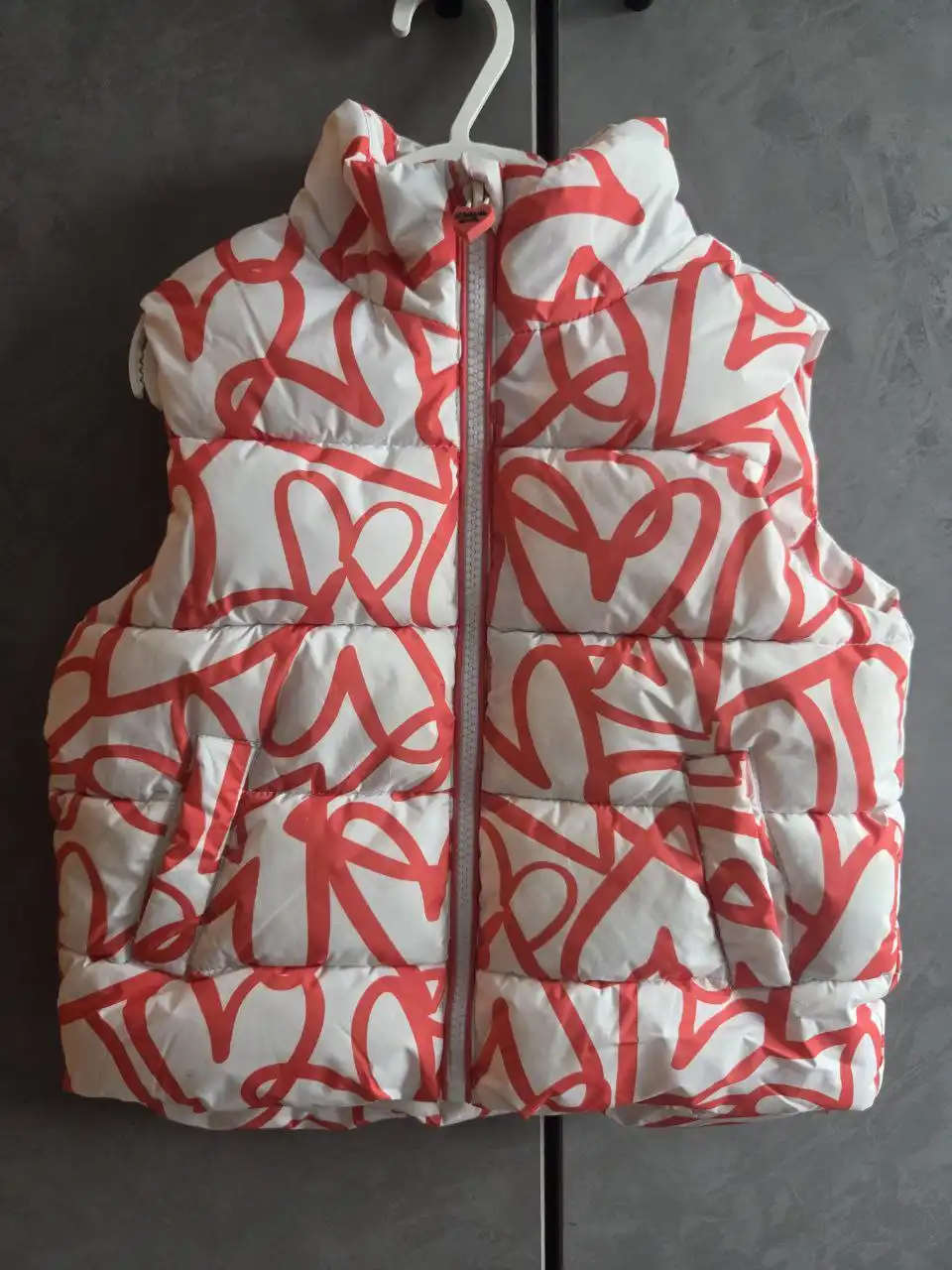 Жилетка 98р, очень тёплая - Одежда в Неизвестно