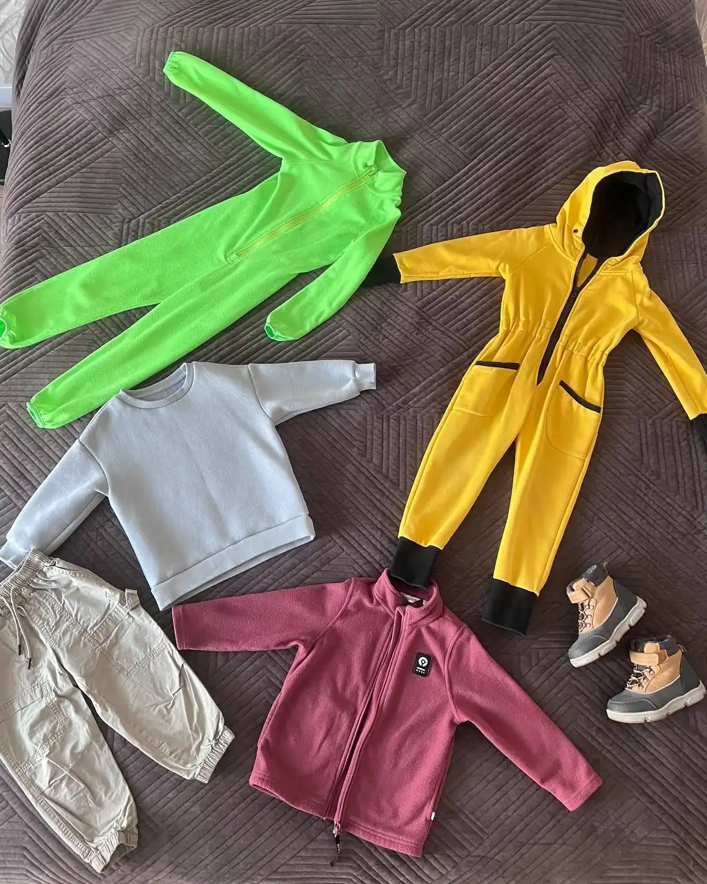 Детская одежда для мальчика - Детская одежда (Одежда) в Неизвестно