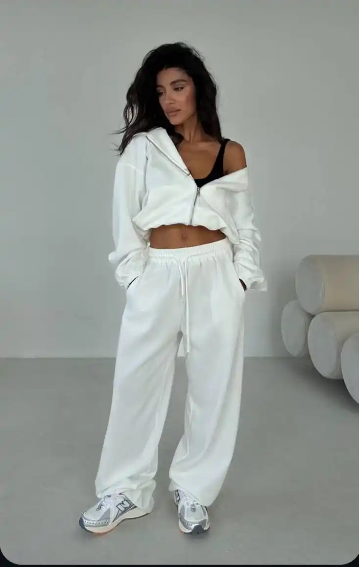 Спортивный костюм новый с биркой