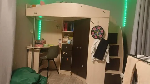 Продажа кровати, стола и шкафа - Для дома и дачи в Казань