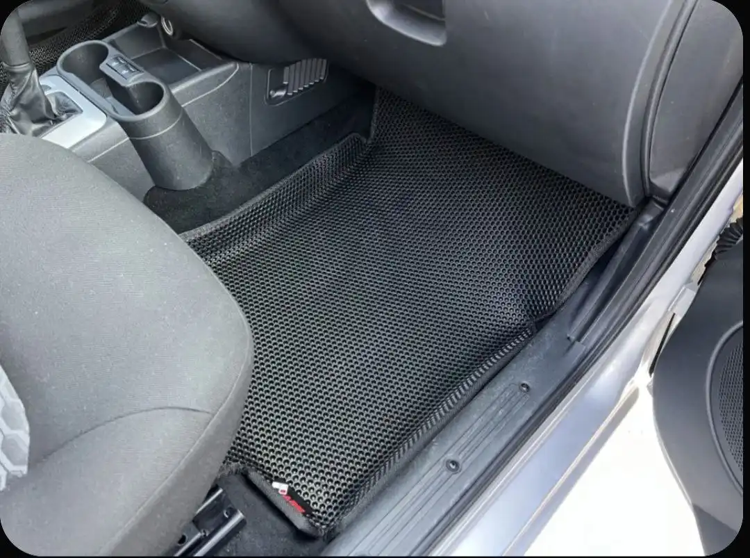 Продам комплект EVO-ковров новые запакованные