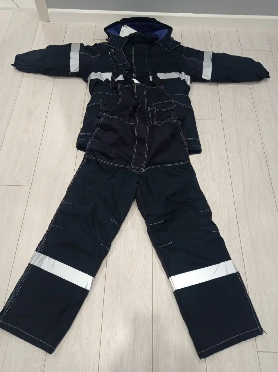 Продам зимнюю спецодежду