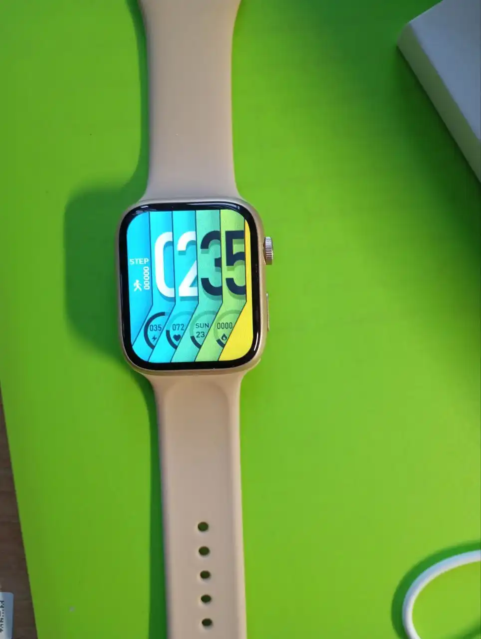 Продажа новых смарт-часов