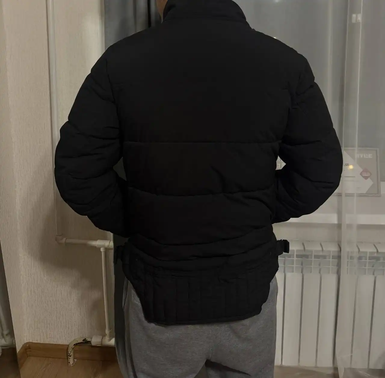 Продам зимнюю мужскую куртку размера S