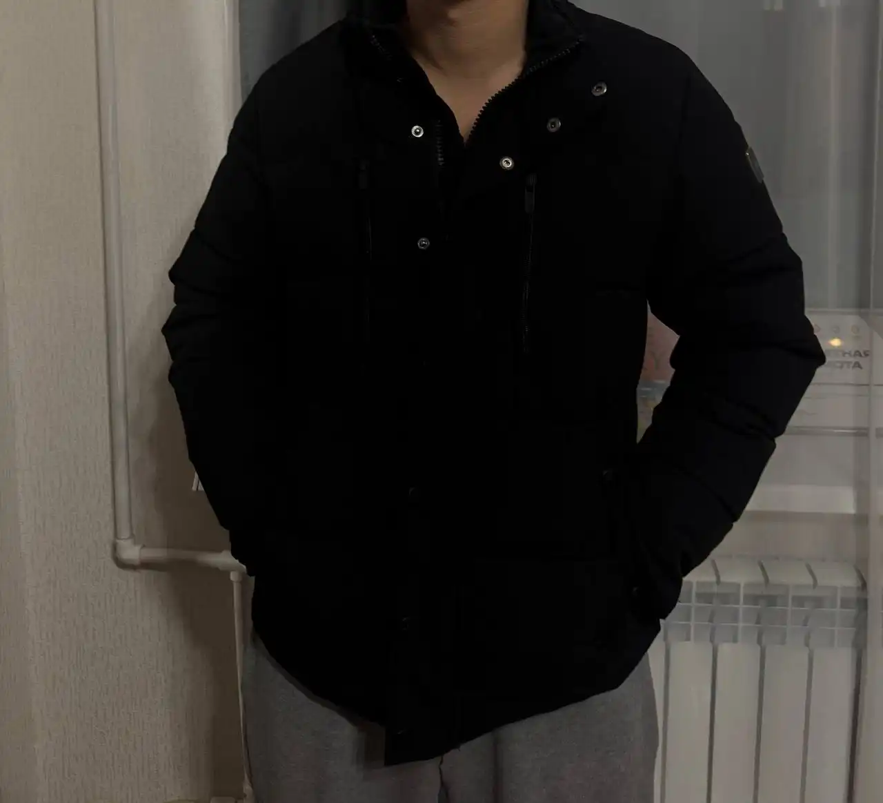 Продам зимнюю мужскую куртку размера S