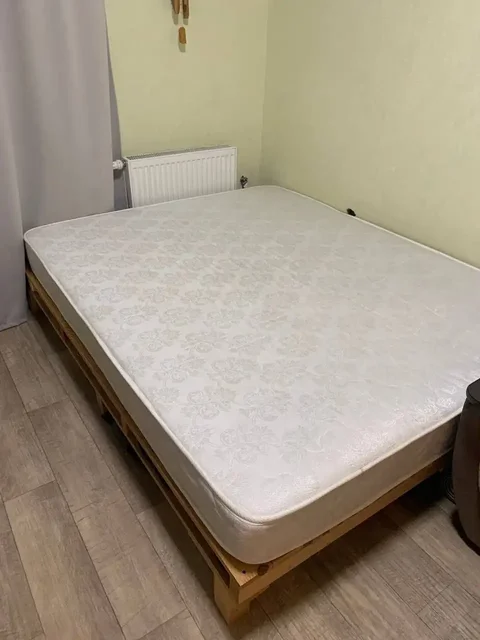 Продается двуспальный матрас с кроватью в стиле лофт - Для дома и дачи в Казань