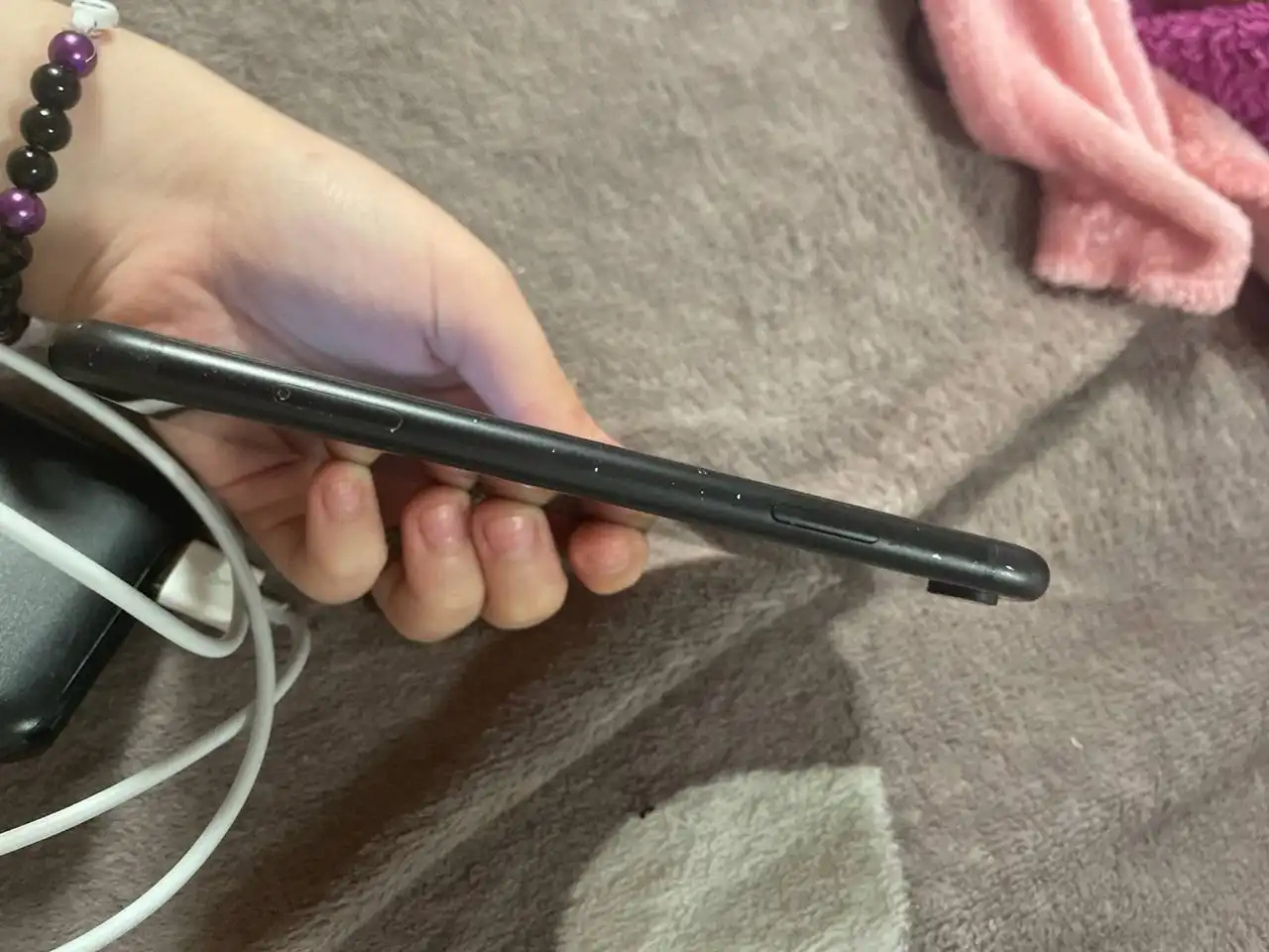 Продам iPhone XR 128 ГБ