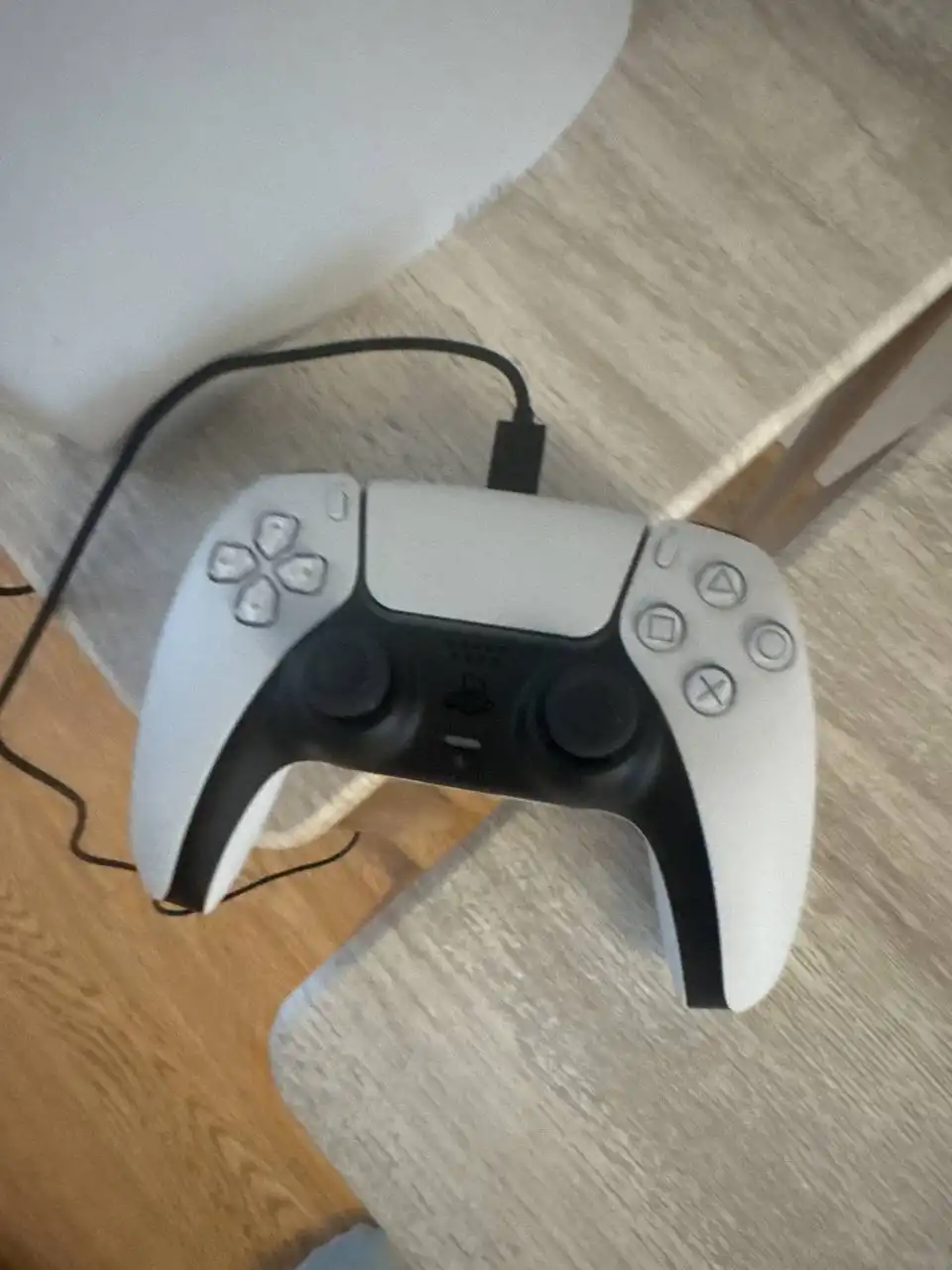 Продаётся Sony PlayStation 5 Slim с дисководом и двумя геймпадами