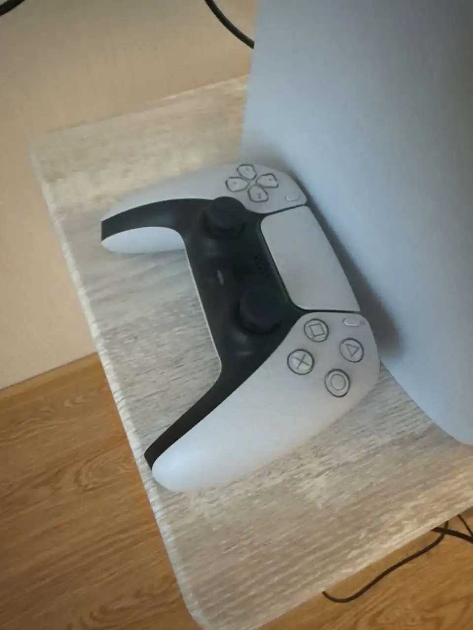 Продаётся Sony PlayStation 5 Slim с дисководом и двумя геймпадами