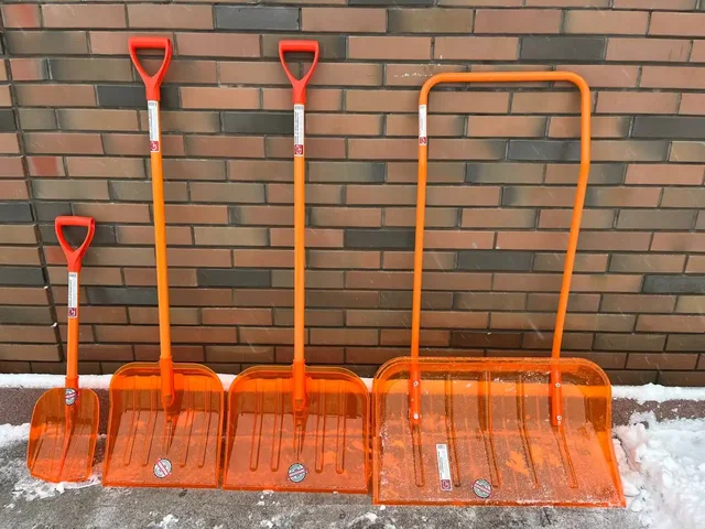 Продажа снеговых лопат и скребков Эталон - частное объявление в Казань