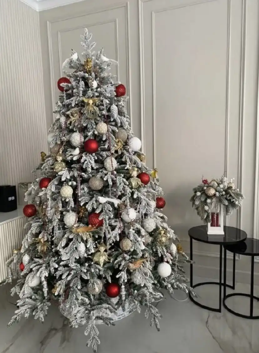 Продам искусственную новогоднюю елку