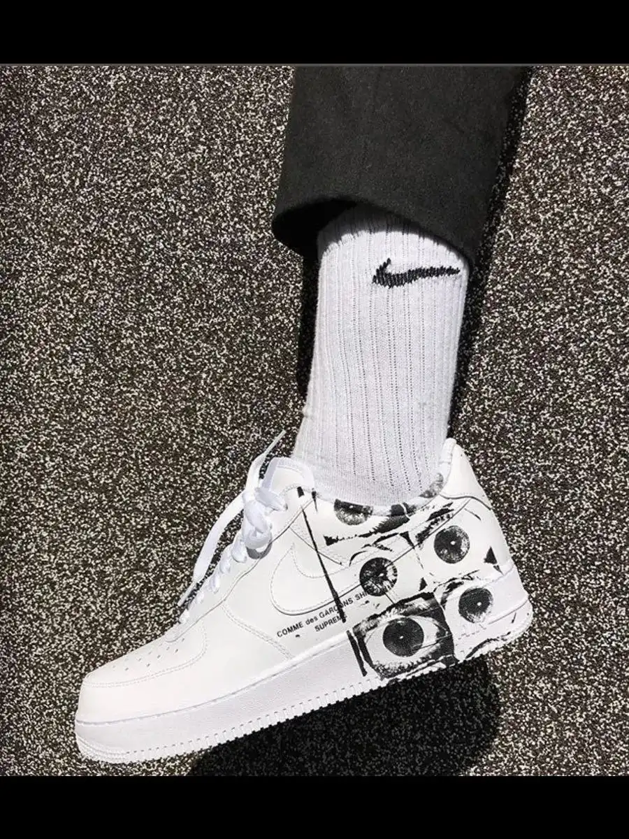 Продам кроссовки Nike Air Force 1