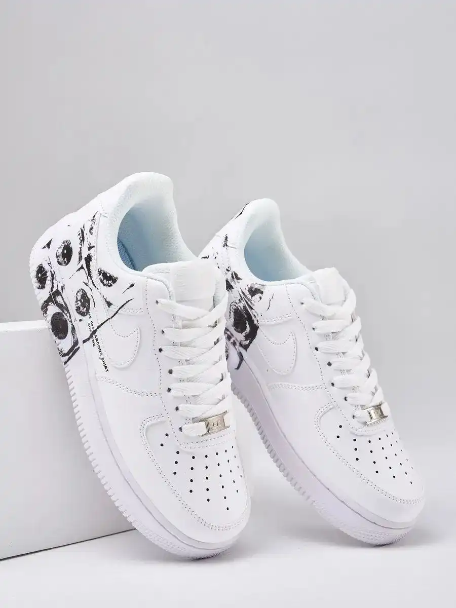Продам кроссовки Nike Air Force 1