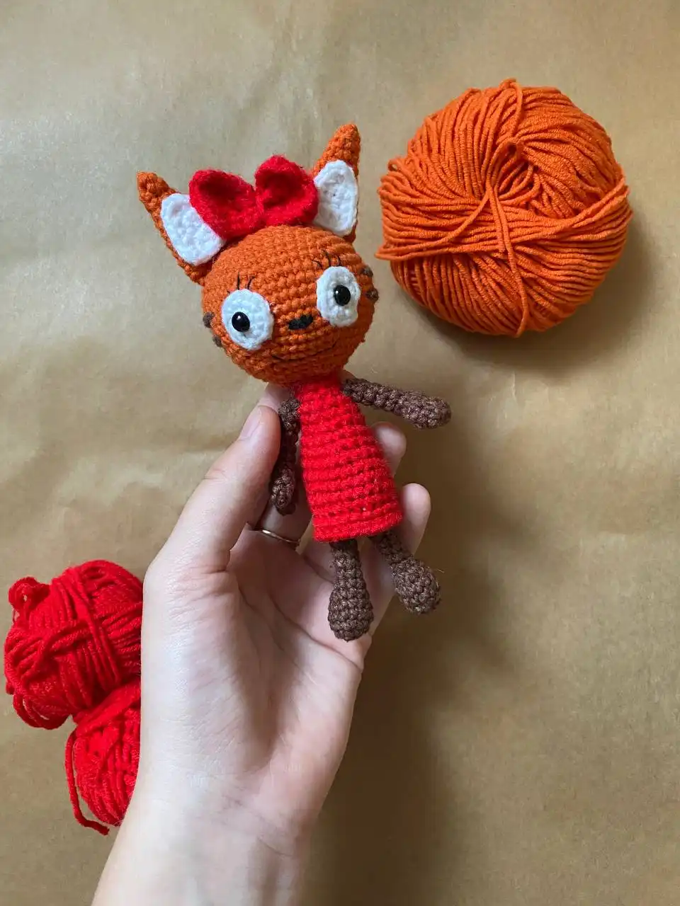 Продажа игрушек: Гусенок, Летучая мышка, Лошадки, Снегурочка, Карамелька