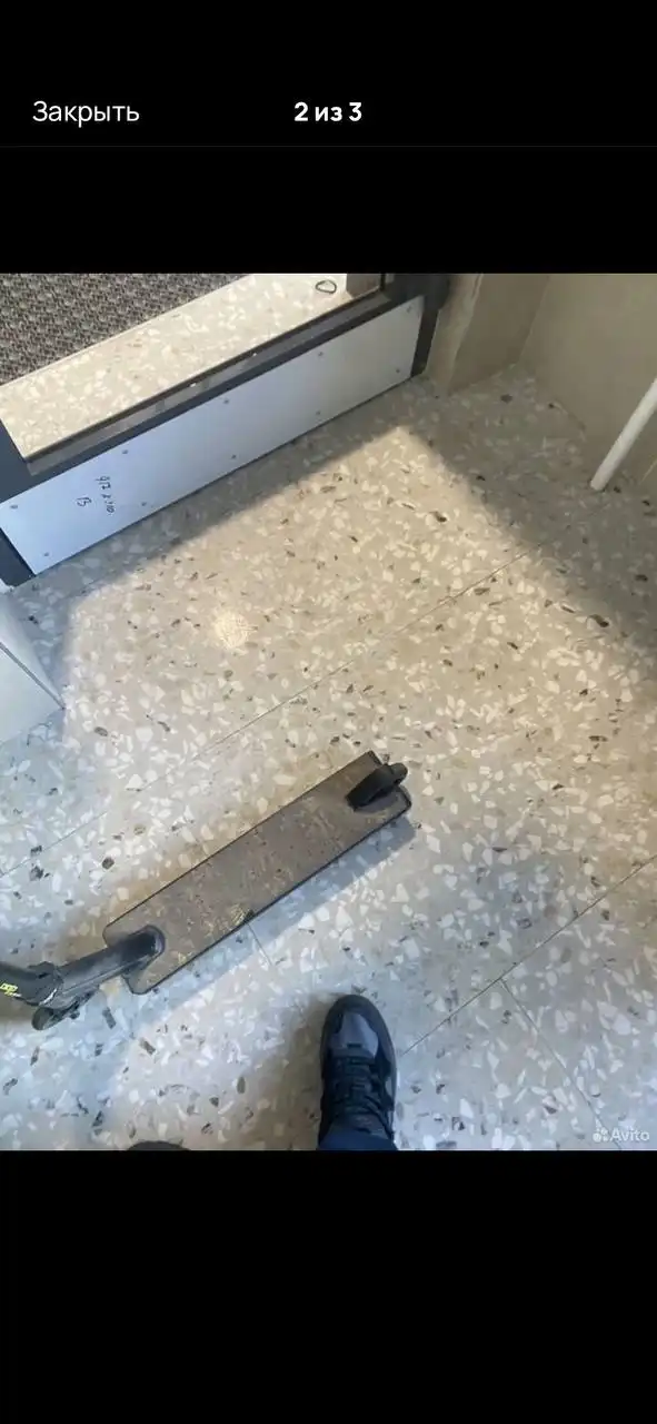 Трюковой самокат с царапинами