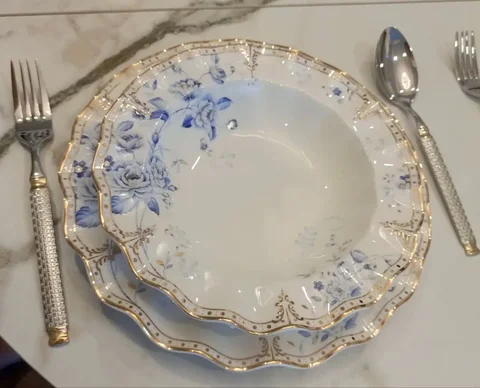 Английский фарфоровый сервиз на 4 персоны с приборами - частное объявление в Казань