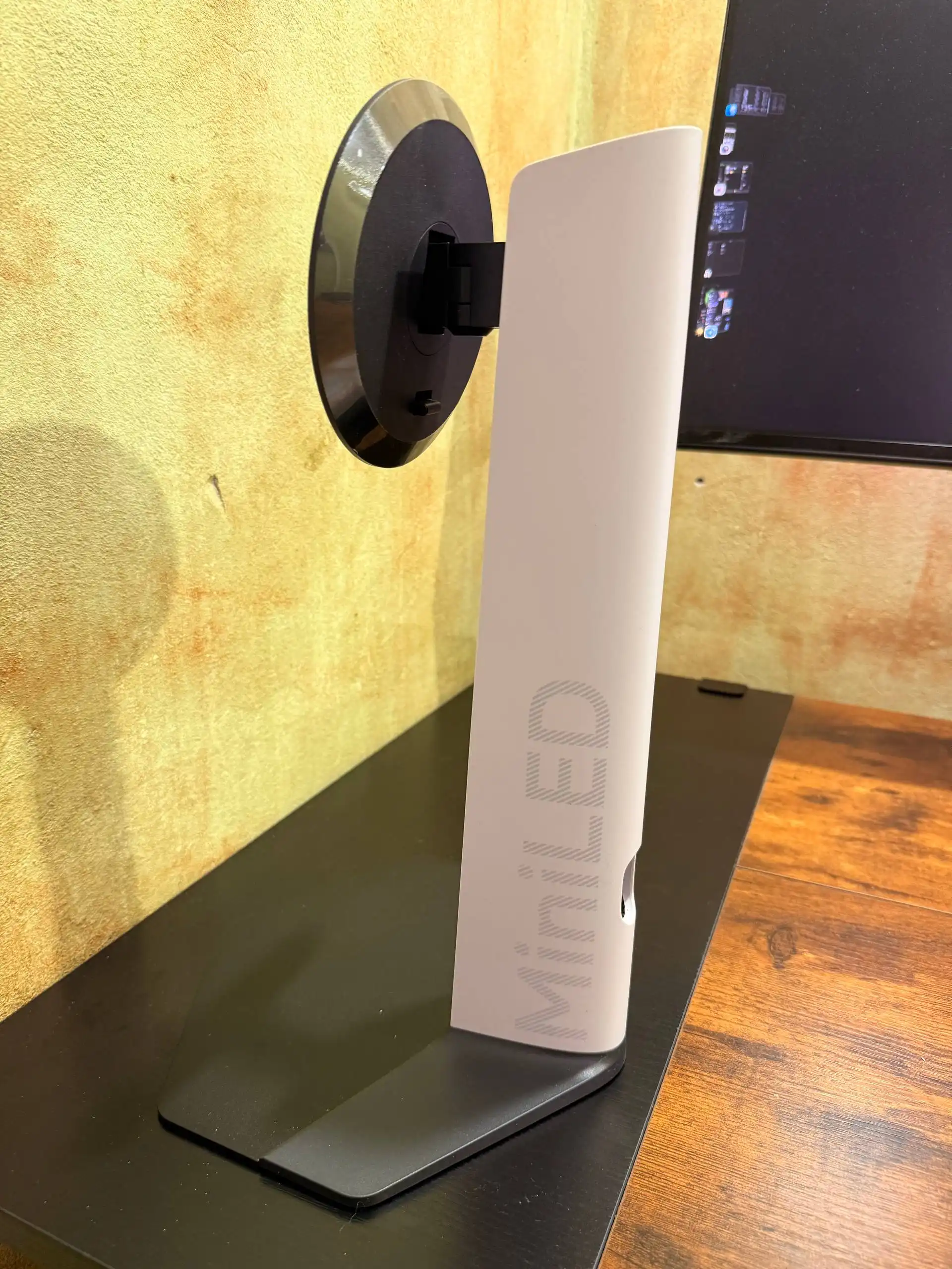 Подставка для монитора с VESA креплением