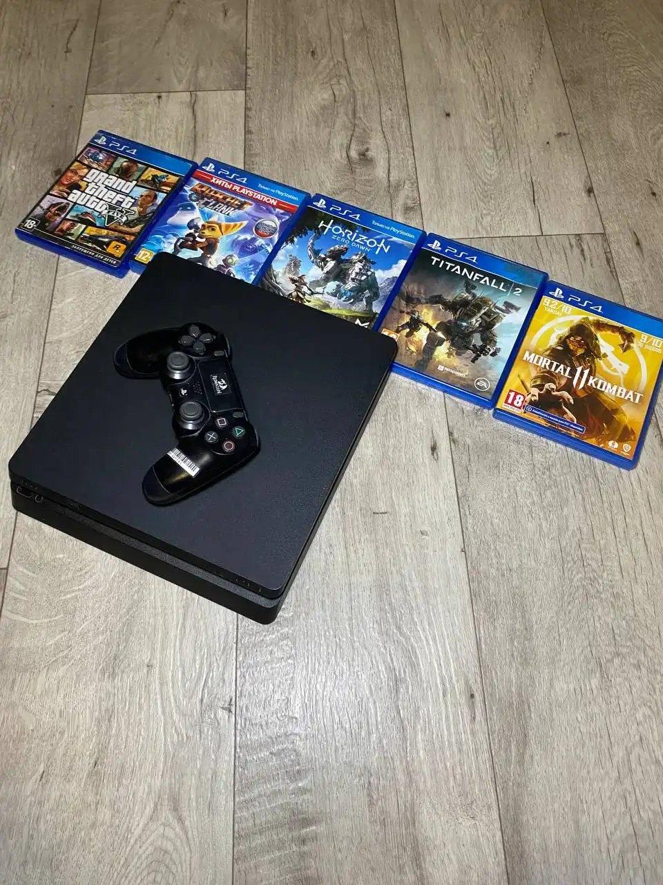 Продам PS4 с дисками и проводами - Игровые консоли (Электроника) в Казань