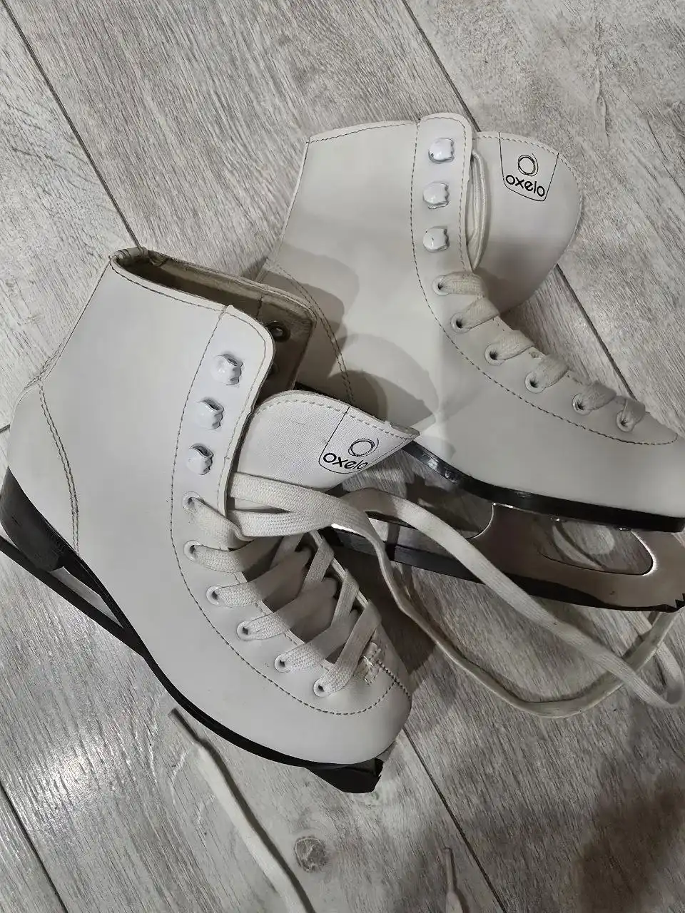 Продам коньки 33/34 и 31/32